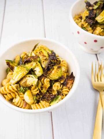 Spicy Roasted Veggie Mac and Cheese | Sip + Spice