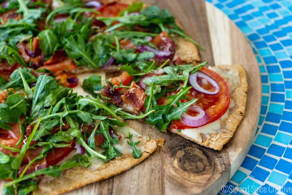 15 Minute BLT Flatbread Pizza | Sip and Spice